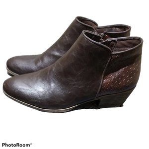 FERGALICIOUS Woven Paige Boots (Size 9M=Size 7.5Y)